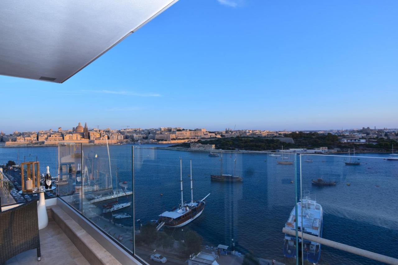 Unique Seafront Triplex Penthouse With Panoramic Bedroom & Rooftop Jacuzzi Overlooking Valletta سليمة المظهر الخارجي الصورة