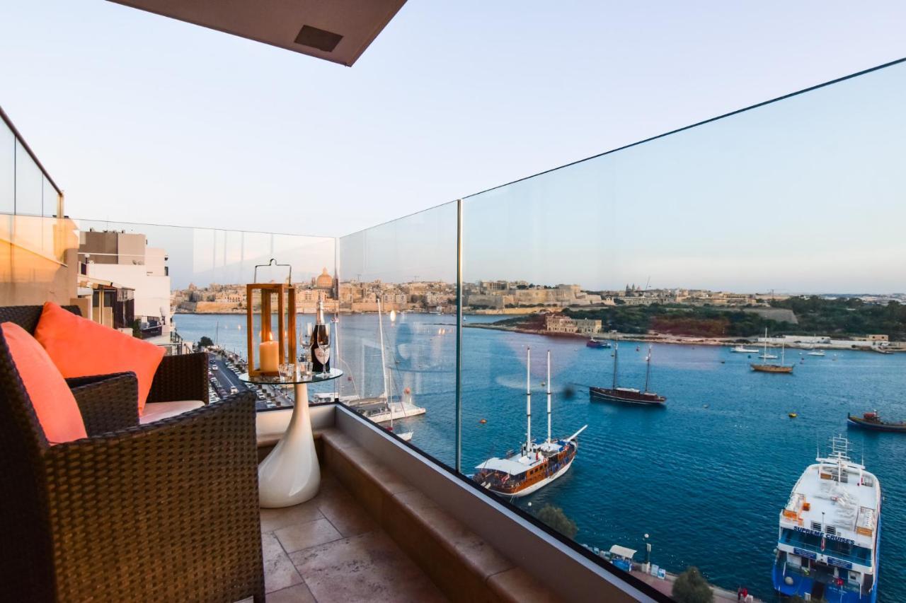 Unique Seafront Triplex Penthouse With Panoramic Bedroom & Rooftop Jacuzzi Overlooking Valletta سليمة المظهر الخارجي الصورة